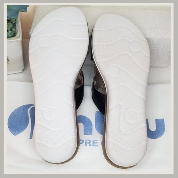 Black Rhinestone Ring Sandals - Picture 6 of 9